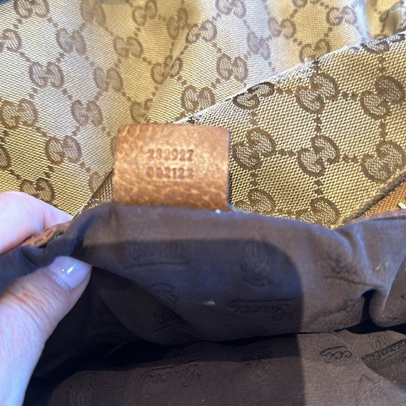 Gucci Tote - Picture 4 of 5